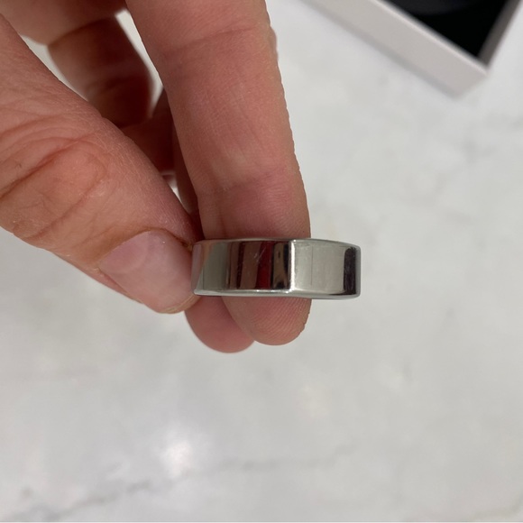 Oura Ring, Gen 3 - Picture 4 of 9